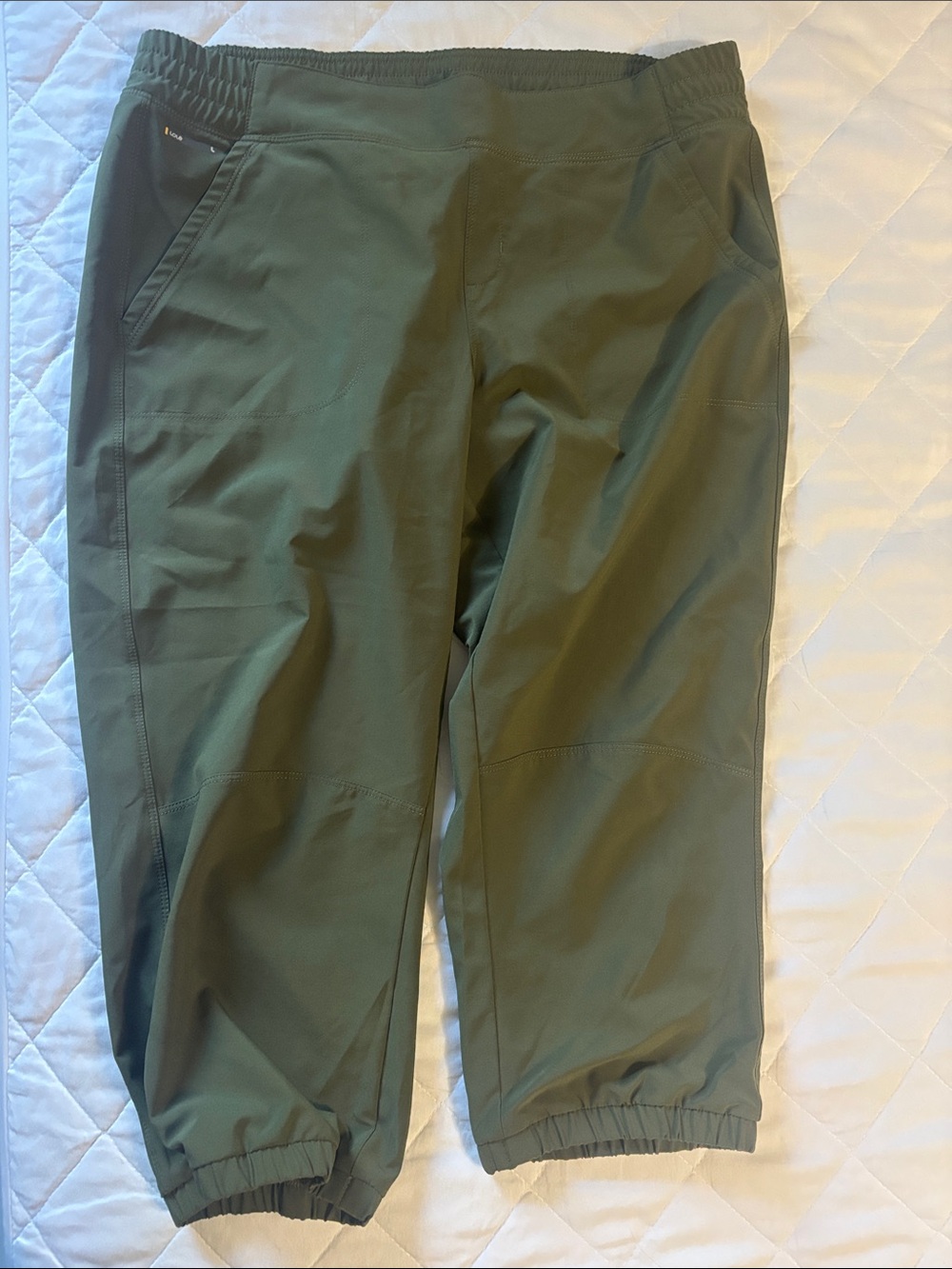 Lole women’s crop joggers size medium olive green